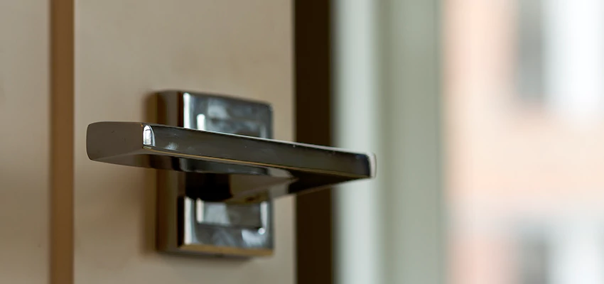 Door Lever Knob Repair in La Crescenta-Montrose, California