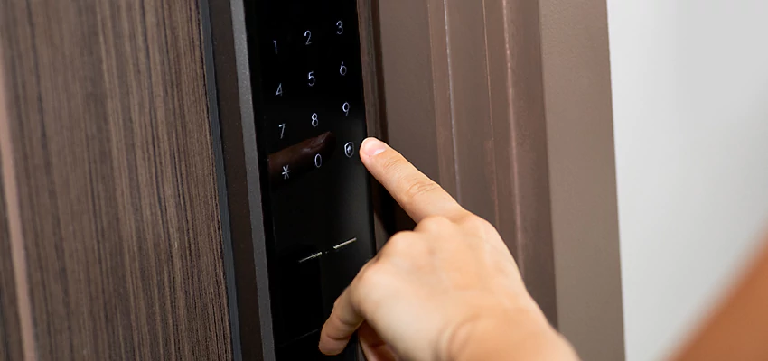 Smart Electric Locks Replacement Services in La Crescenta-Montrose, CA