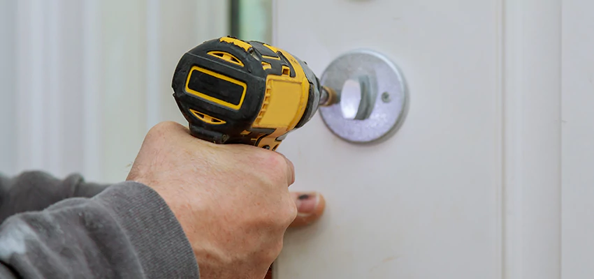 Street Locksmith For Smart Lock Repair in La Crescenta-Montrose, CA