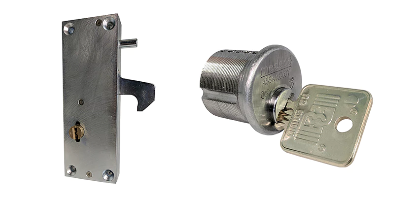 RR Fence Gates Brink Locks Repair in La Crescenta-Montrose, California