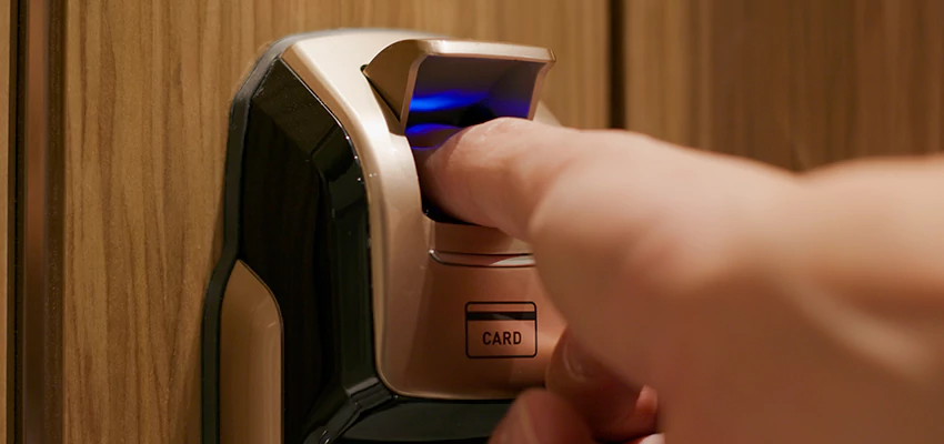 Fingerprint Door Locks Replacement in La Crescenta-Montrose, CA